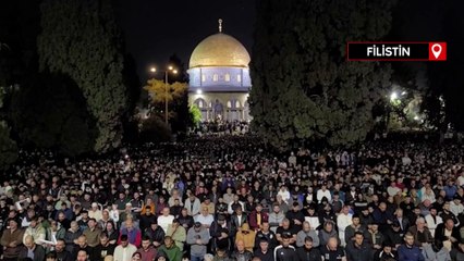 Kadir Gecesi’ni Mescid-i Aksa’da ihya ettiler: 200 bin Müslüman saf tuttu