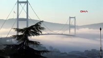 İstanbul siste kayboldu! Kartpostallık görüntülerle, boğaz trafiği askıya alındı