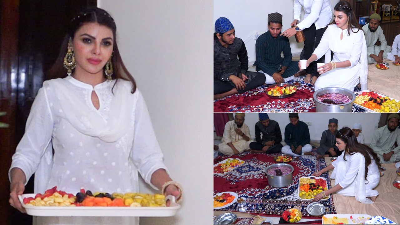Sherlyn Chopra ने आयोजित की खास इफ्तार पार्टी, सबने मिलकर की इफ्तारी