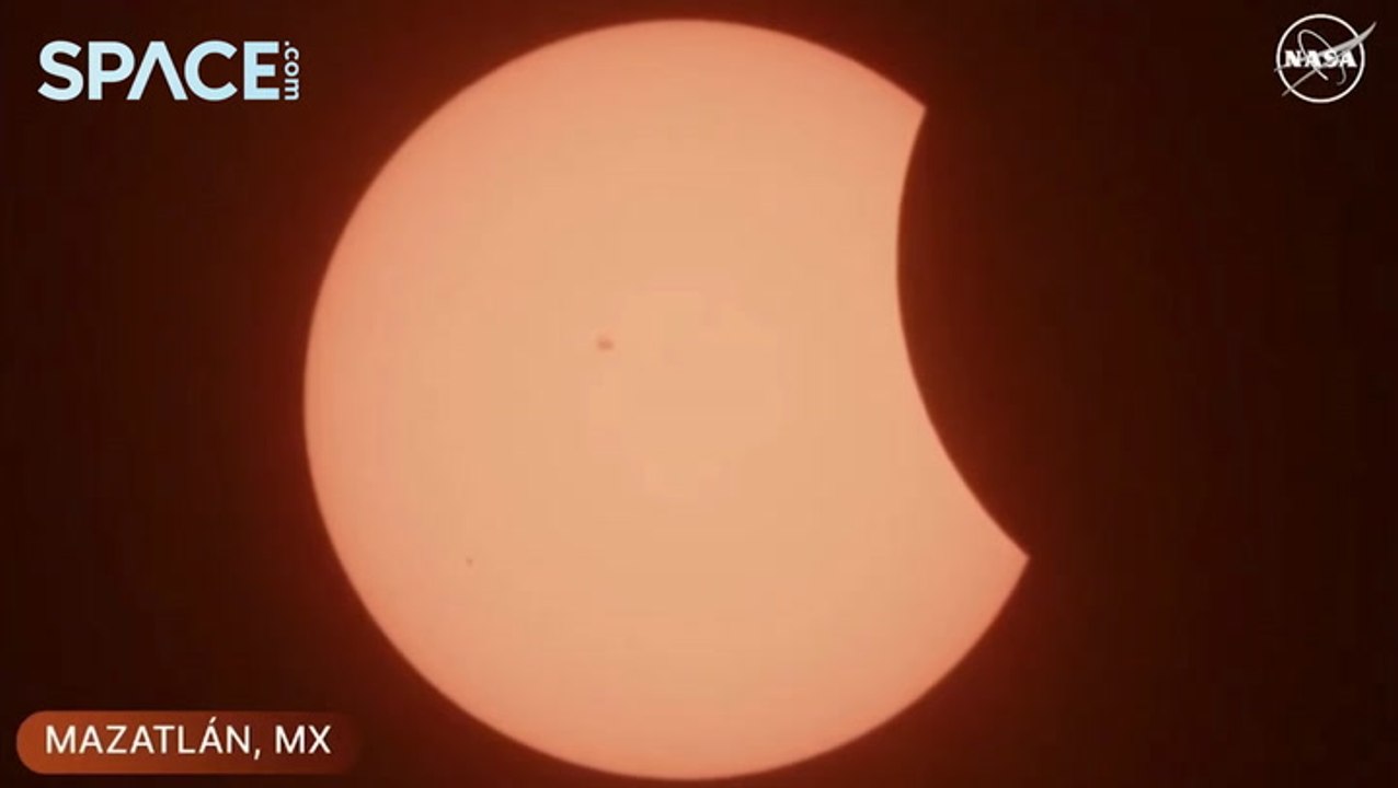 2024 Solar Eclipse Over Mexico Time-Lapse