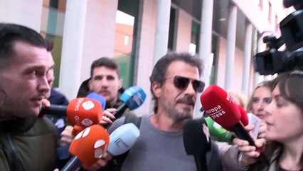 Félix Sancho, sereno y sonriente tras la primera sesión del juicio de su sobrino