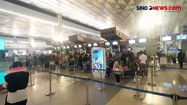 Puncak Arus Mudik, Terminal 3 Bandara Soekarno-Hatta Dipadati Pemudik