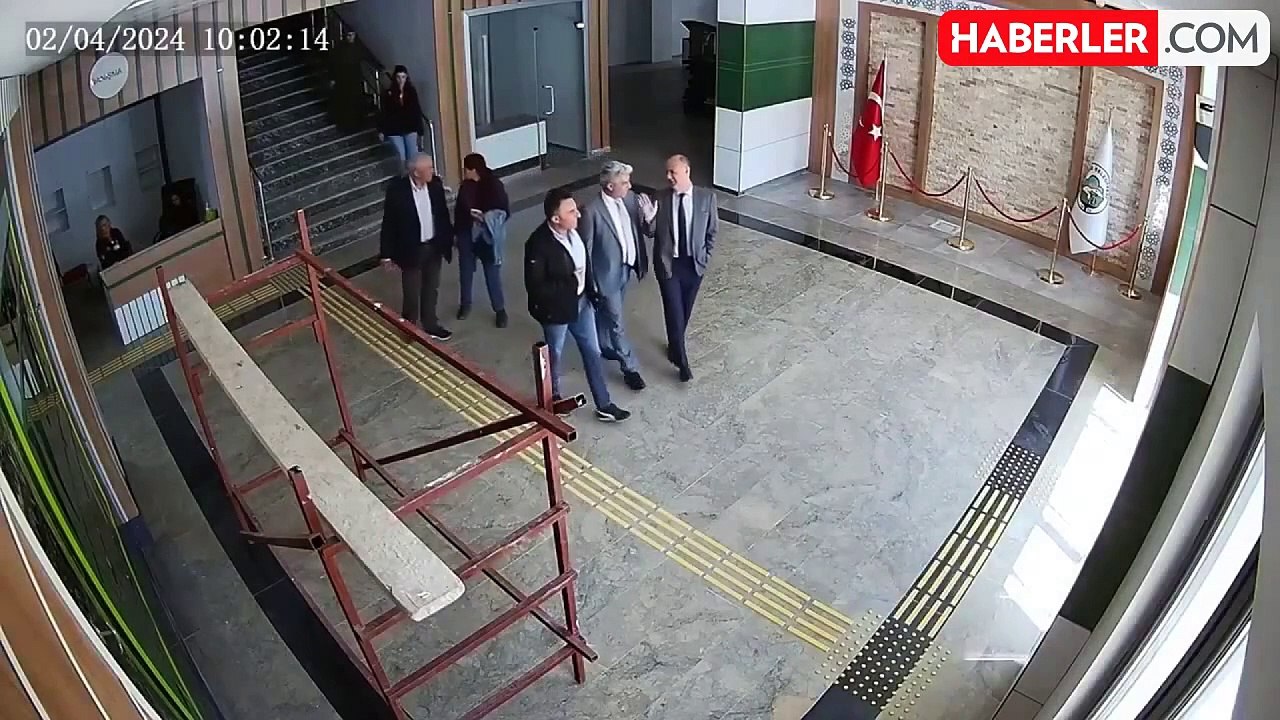 DBP İl Başkanı, belediye binasından Cumhurbaşkanı Erdoğan'ın fotoğrafını indirme talimatı verdi