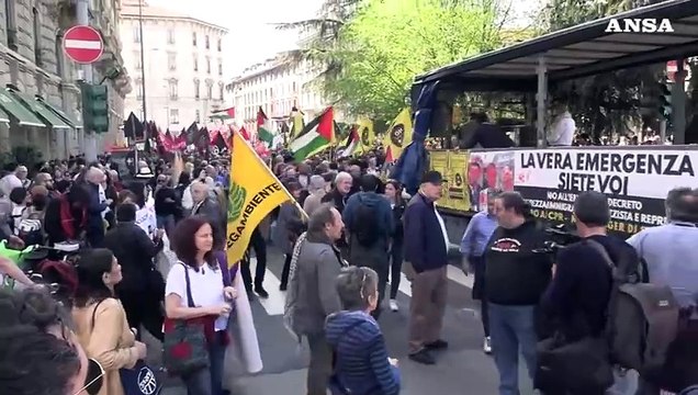 Milano, corteo per la Palestina e contro i Cpr: No ai lager di Stato