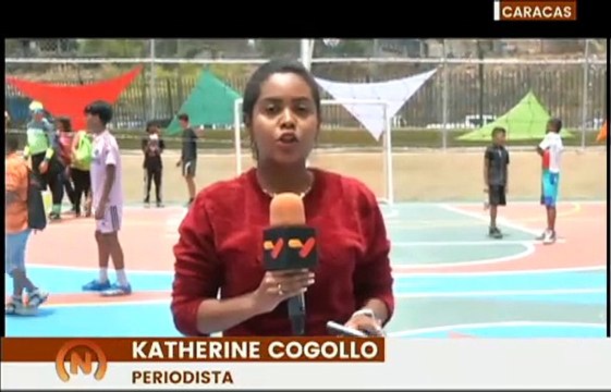 Gobierno Nacional reinaugura 2 canchas múltiples en la parroquia Caricuao