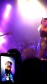 Laura Esquivel canta 'The Show Must Go On'   The Roxy live