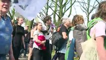 Greta Thunberg é detida duas vezes durante protesto na Holanda