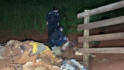 Homem é desovado em estrada rural após ser agredido