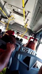 Exhiben mala actitud de chofer de nueva unidad de transporte en Cancún