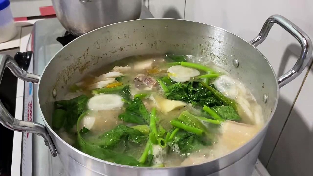 RECIPE : Pork Sinigang (Easy Way)