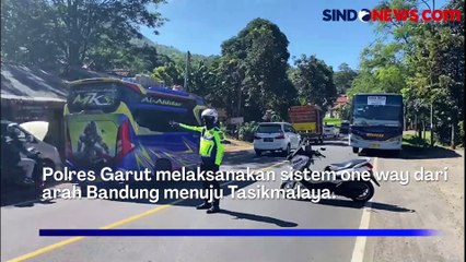 Polres Garut Lakukan Sistem One Way Imbas Simpang Tiga Malangbong Macet 10 Km
