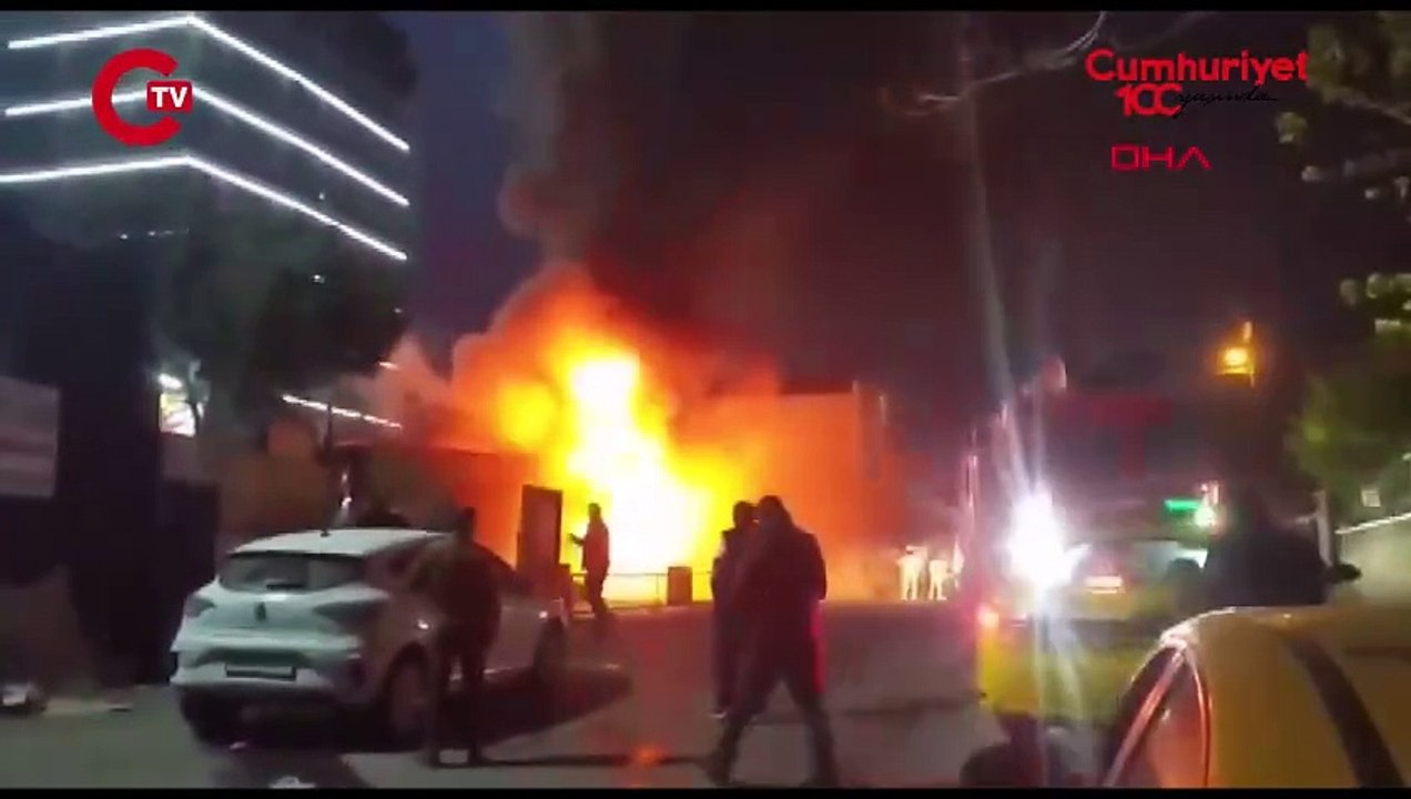 Ümraniye Dudullu Otogarı'nda otobüs alev alev yandı