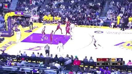 Double dunk delight for LeBron against Cavaliers