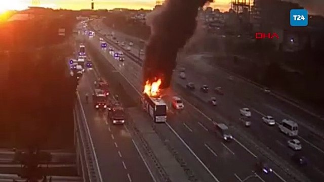 Ümraniye TEM Otoyolu'nda yolcu otobüsü alev alev yandı