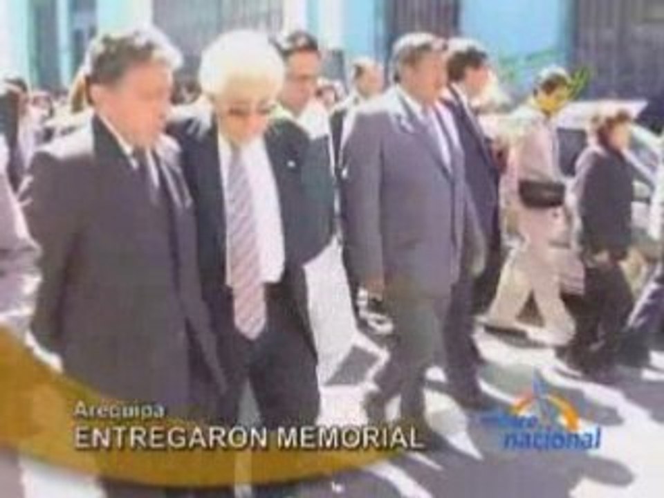 ENTREGARON MEMORIAL  - AREQUIPA