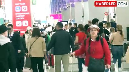 Tatilin ikinci gününde de İstanbul Havalimanı'nda yoğunluk sürüyor