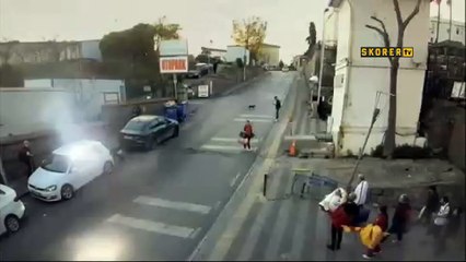 Galatasaraylı baba ve kıza saldıran şüpheliler kamerada