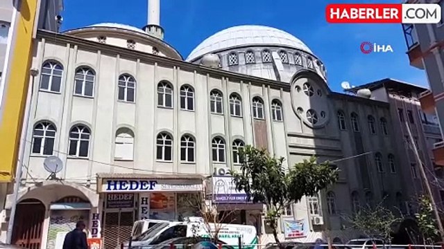 Kadın kıyafeti giyerek camideki kadınları taciz etti