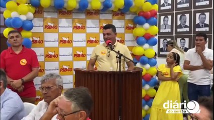 Video herunterladen: Luiz Claudino oficializa pré-candidatura em São João em evento de filiação do PSB e Republicanos