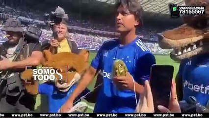 EMOTIVA DESPEDIDA DE MARCELO MARTINS, COLGÓ LAS CHUTERAS EN UN ESTADIO REPLETO DE PERSONAS