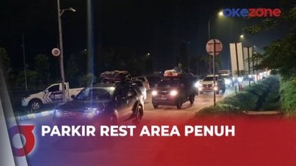 Download Video: Pemudik Istirahat Tengah Malam, Antrean Masuk Mengular di Rest Area KM 86 A Tol Cipali