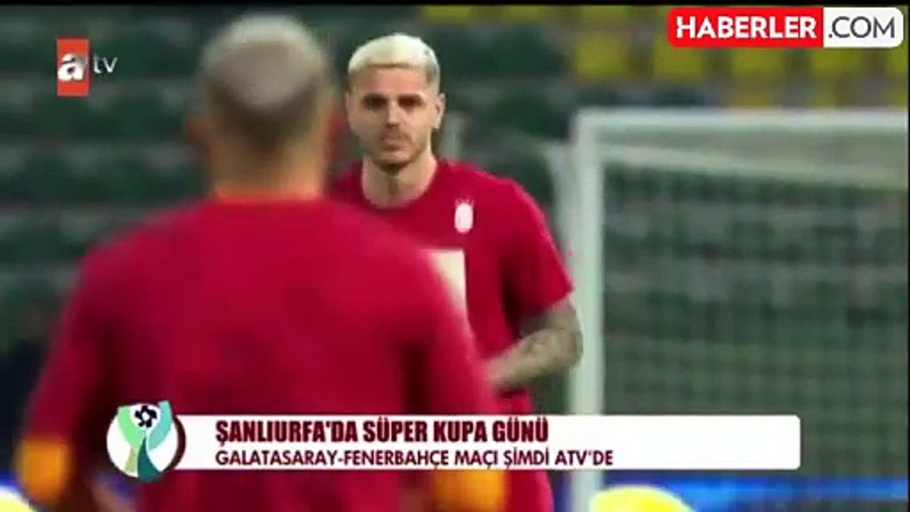 Süper Kupa'da Fenerbahçe'nin sahadan çekilmesi sonrası Galatasaraylılar kendi arasında maç yaptı
