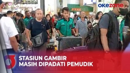 Stasiun Gambir Masih Dipadati Pemudik Siang Ini