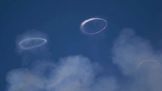 Que sont ces étranges ronds de fumée que recrache l'Etna, en Sicile ?