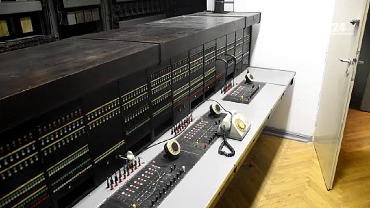 Zabytkowa łącznica telefoniczna uratowana ze schronu
