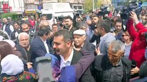Eşbaşkanlar Diyarbakır Büyükşehir Belediyesi'ne toplu olarak yürüyüyor
