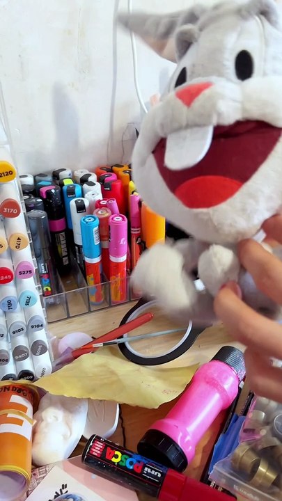 Bugs bunny se dessine lui-même 