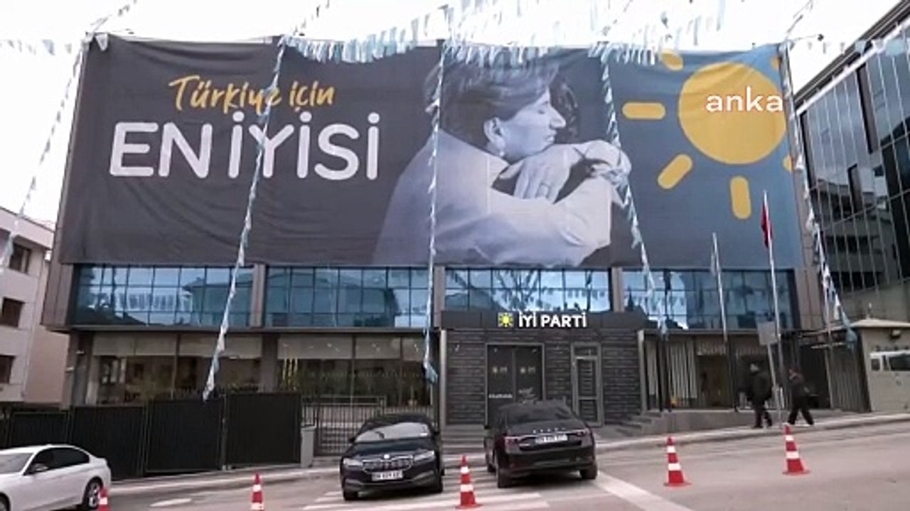Meral Akşener, makam odasındaki eşyalarını toplattı