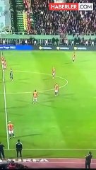 Televizyona yansımayan o an! Takım arkadaşları, Kerem Aktürkoğlu'nun sözünü yerde bıraktı