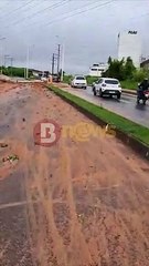 Deslizamento de terra é registrado na Avenida Gal Costa