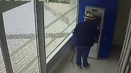 Así operaba la banda que robaba a adultos de la tercera edad en cajeros electrónicos