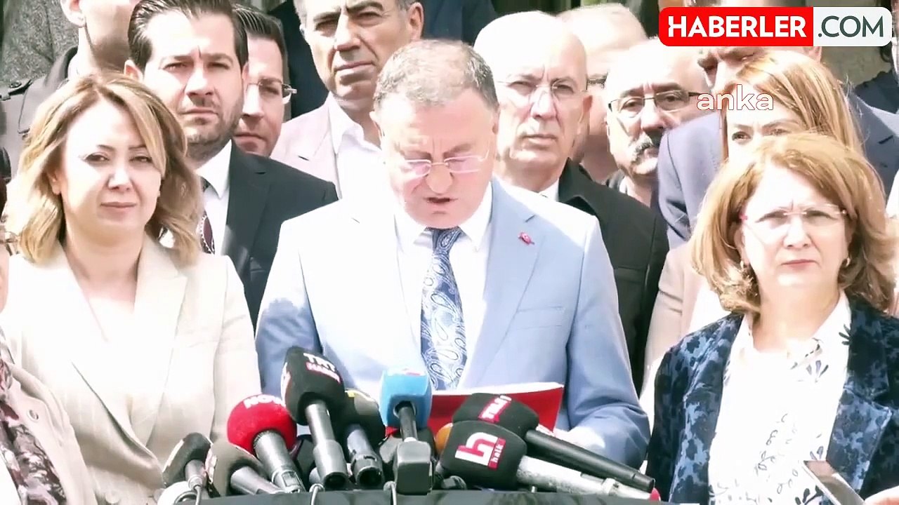 CHP'liler Ysk Önünde... Lütfü Savaş:  "Bu Akşama Kadar Kararın Çıkacağını Düşünüyoruz"