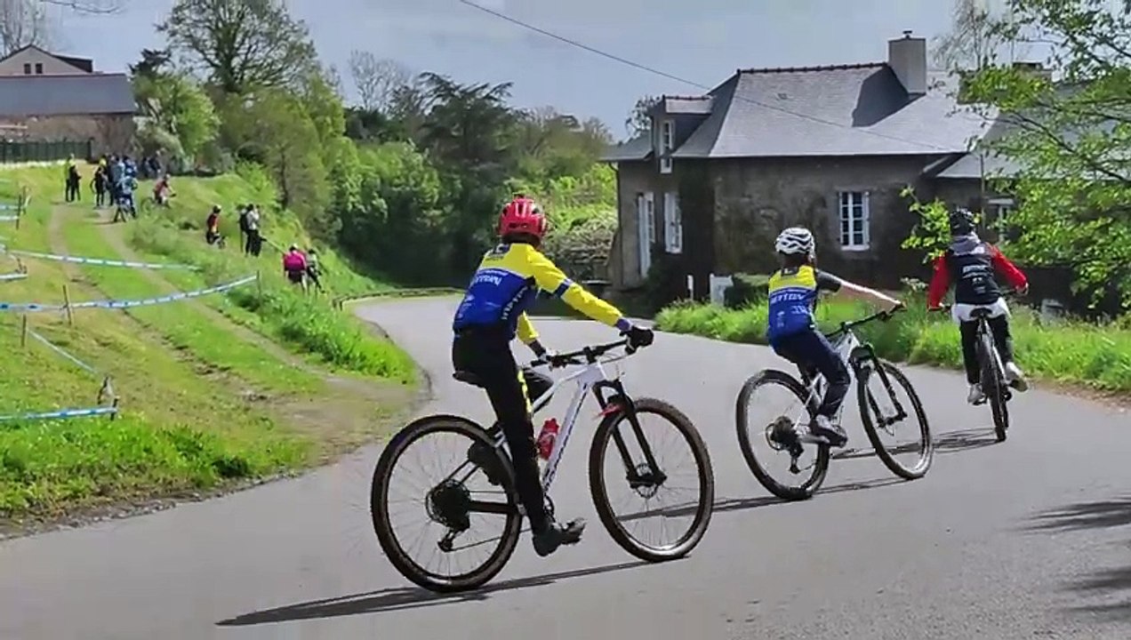Départ coupe de Bretagne VTT à Saint Germain sur Ille
