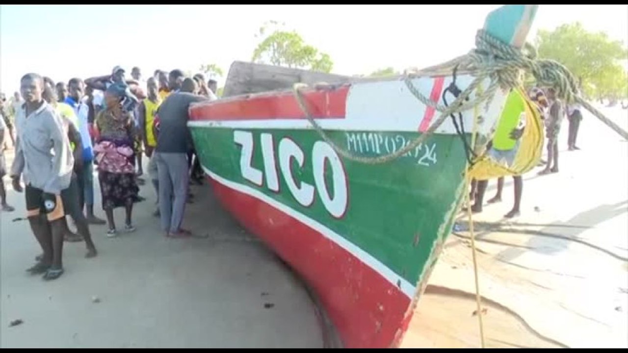 Affonda traghetto di fortuna a largo del Mozambico, almeno 96 morti