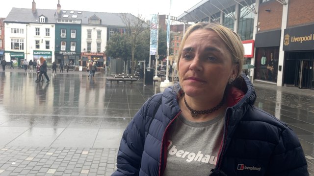 Should restaurants be forced to give tips to staff?