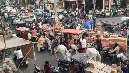 अलवर हुआ जाम, नवरात्र की पूर्व संध्या पर खरीदारी को उमड़े लोग