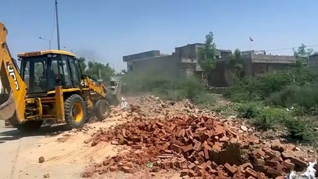 तीन अवैध कॉलोनी ध्वस्त, दो इमारतें सील