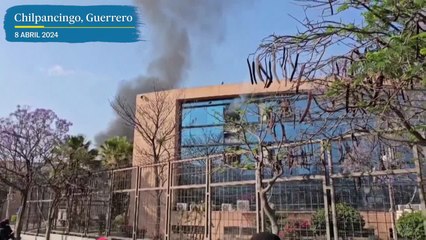 Incendian la sede del poder estatal en Guerrero