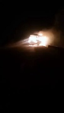 बाइक से टकराते ही बस में लगी भीषण आग, यात्रियों ने कूदकर बचाई जान, एक शख्स की दर्दनाक मौत