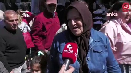 Download Video: Mahmutpaşa'da bayram alışverişine çıkan yurttaş: Bir başörtü bile alamadık gidiyoruz, alma şansın yok, ateş pahası olmuş her şey