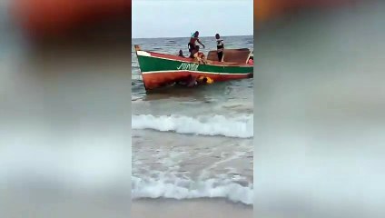 Aumentan a cerca de un centenar los muertos por un naufragio en Mozambique