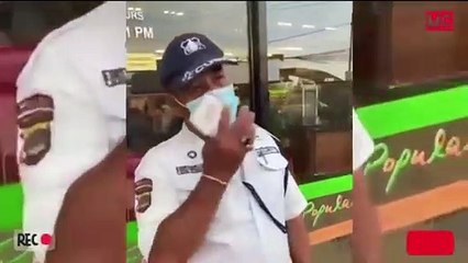 Si dipinge la mascherina sulla faccia per eludere i controlli ma lo scherzo finisce male