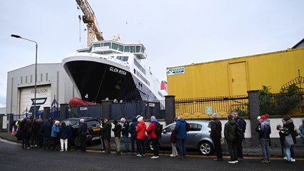 Crowds gather for launch of Glen Rosa