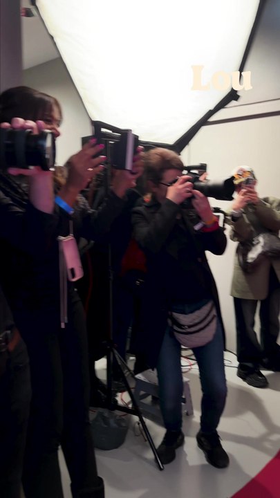 On s’est incrustées dans les coulisses des Les Victoires de la Musique pour féliciter la grande gagnante de la soirée Zaho de Sagazan qui a remporté 4 trophées !  ✨