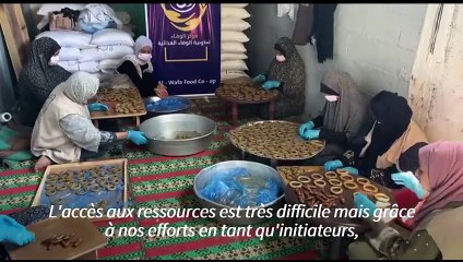 A Rafah, des bénévoles préparent des pâtisseries traditionnelles pour l'Aïd