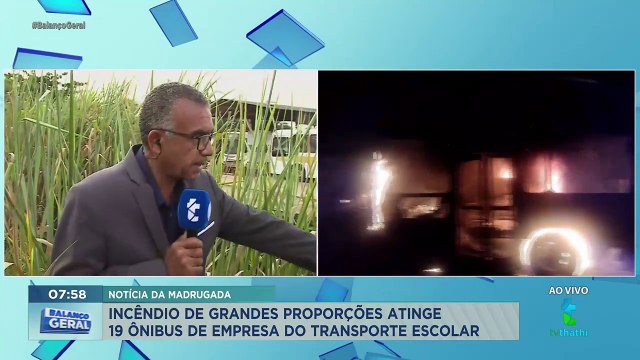 Ônibus escolares pegam fogo dentro de garagem no interior de São Paulo